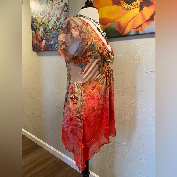 One world top - Picture 2 of 8